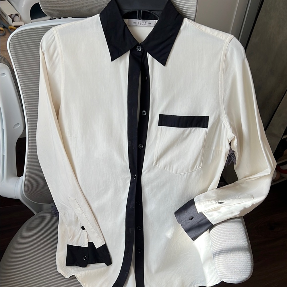 Nexx Black and White Dress Shirt with Modern Contrast